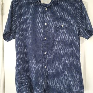 Urban Pipeline Max Flex Button Up Shirt Blue arrows Short Sleeve